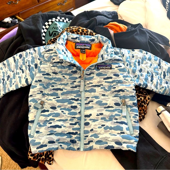Baby down light blue camo jacket size 12-18 months. - Picture 2 of 5